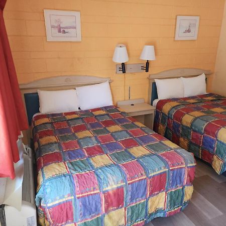 לנצ'סטר Town House Motel מראה חיצוני תמונה