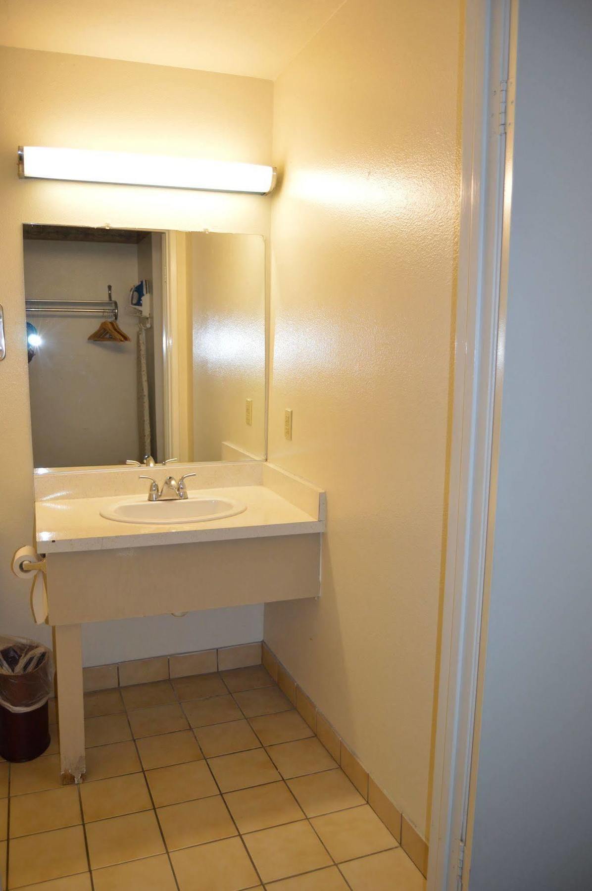 לנצ'סטר Town House Motel מראה חיצוני תמונה