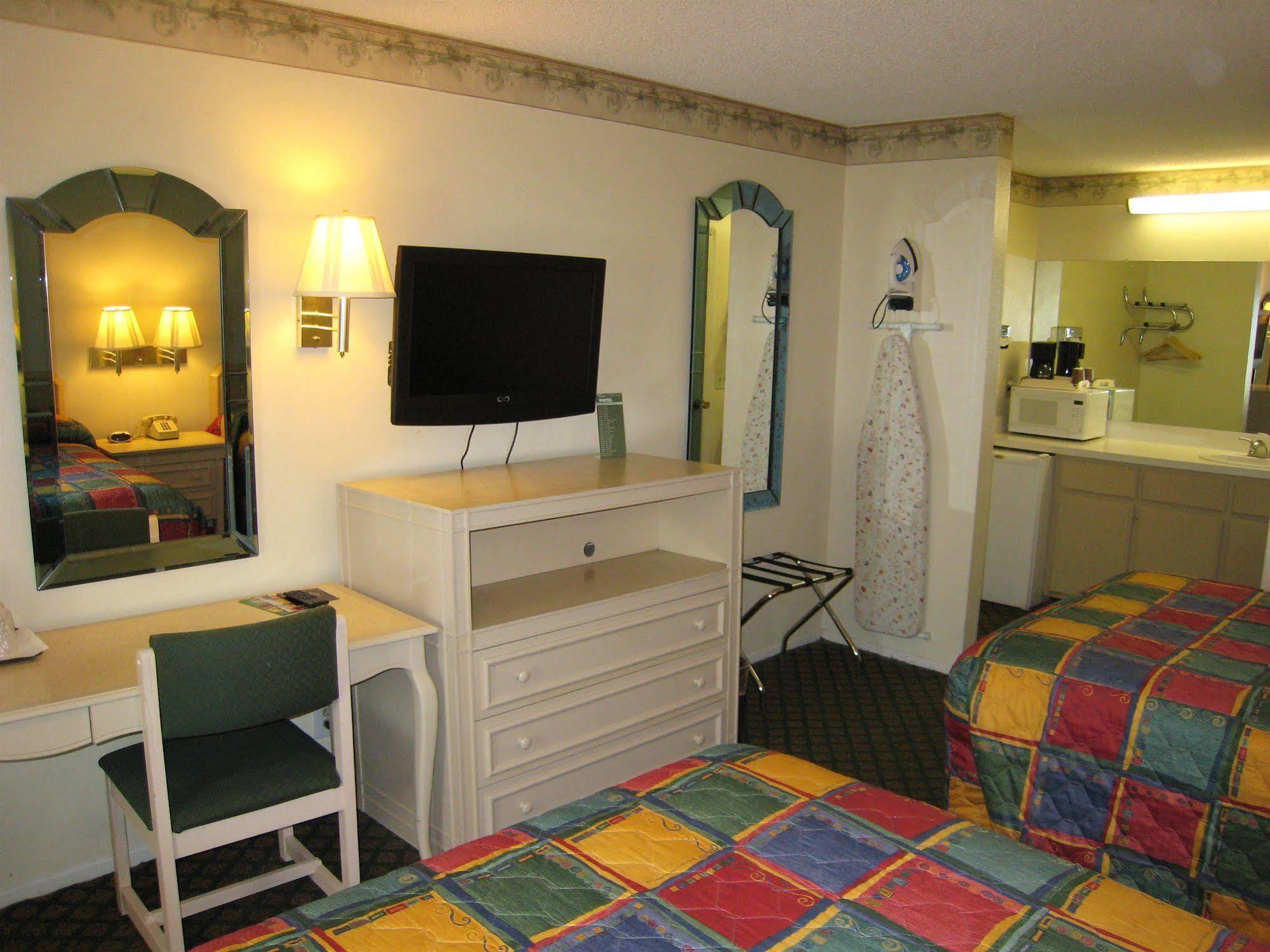 לנצ'סטר Town House Motel מראה חיצוני תמונה
