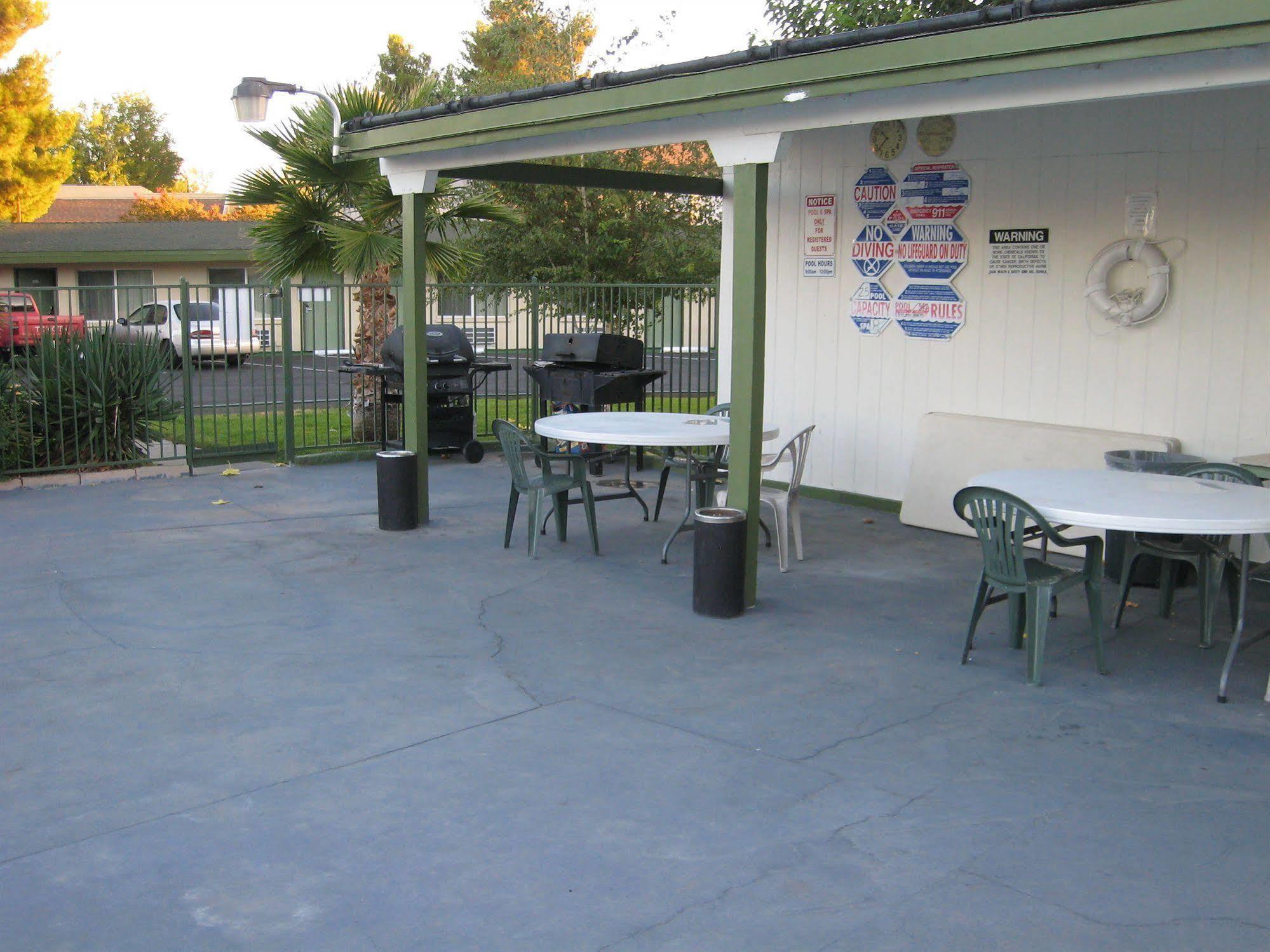 לנצ'סטר Town House Motel מראה חיצוני תמונה