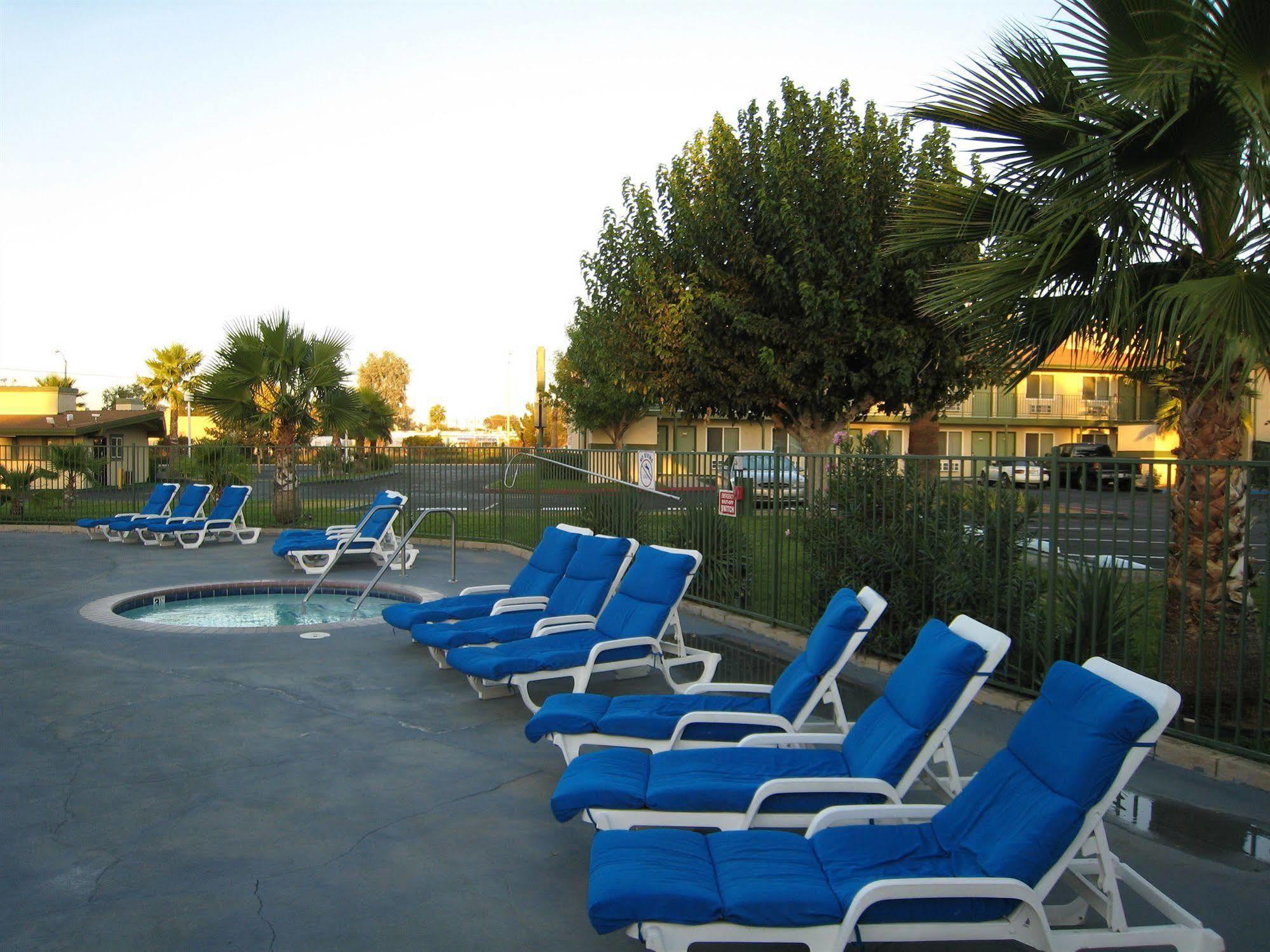 לנצ'סטר Town House Motel מראה חיצוני תמונה